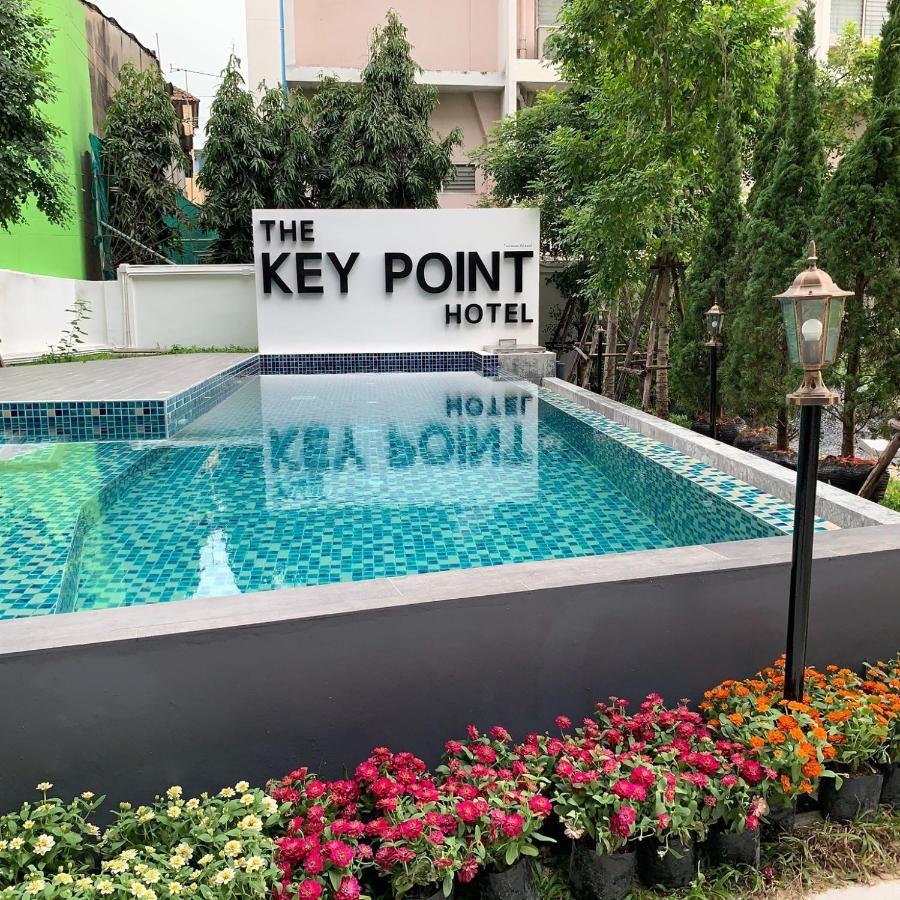 The Key Point Hotel Bangkok Exterior photo