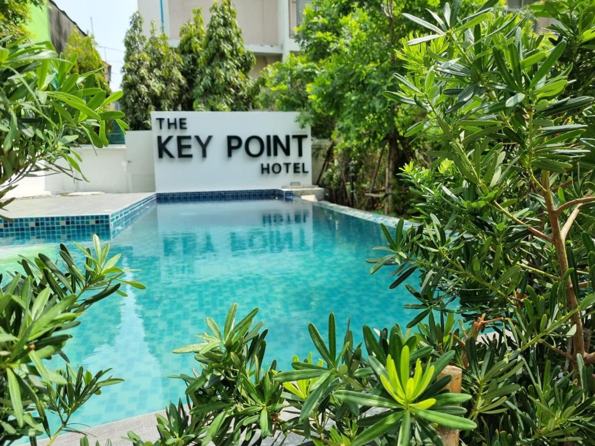 The Key Point Hotel Bangkok Exterior photo